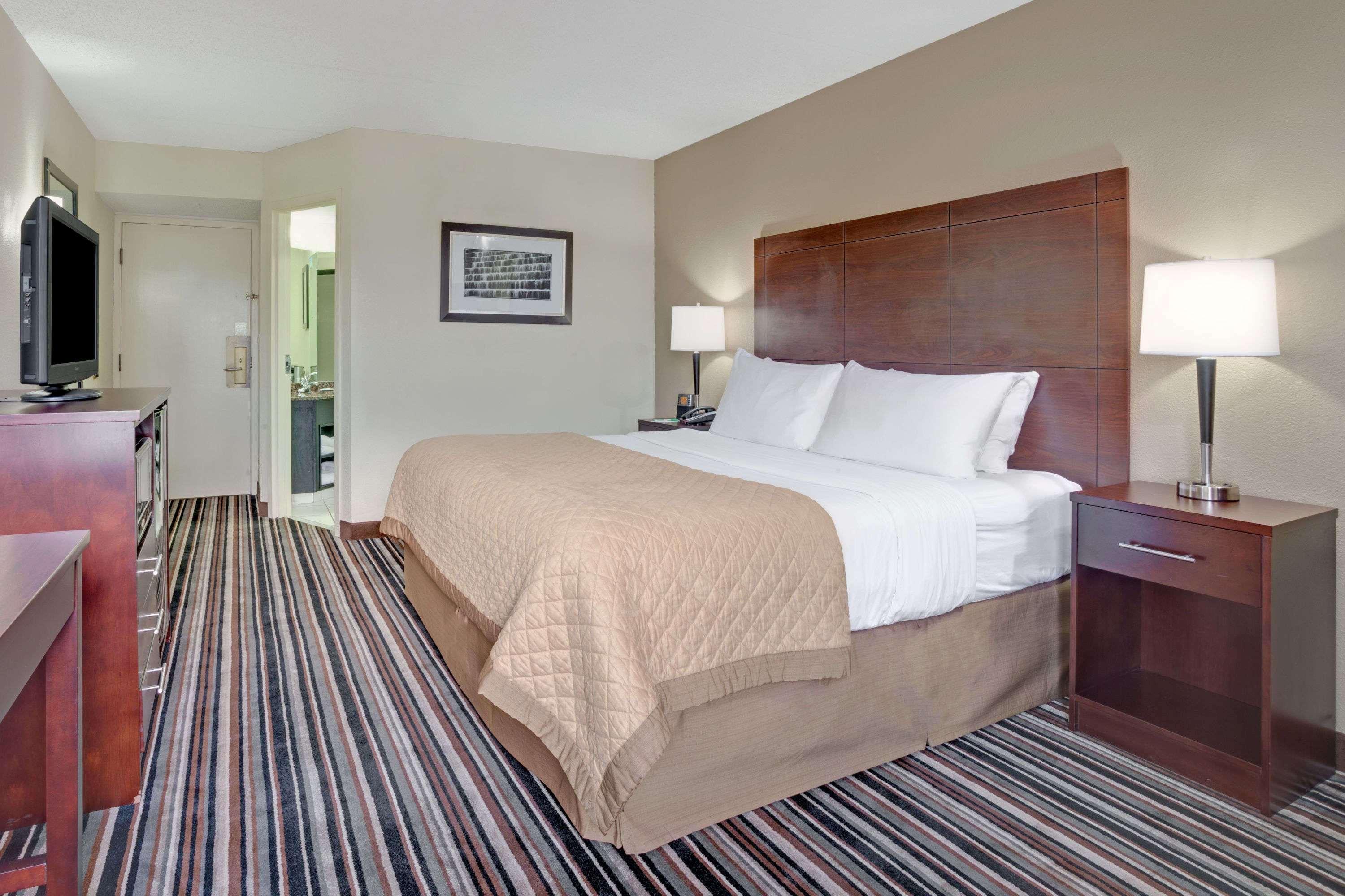 Готель Wyndham Garden Charlotte Airport Southeast Екстер'єр фото